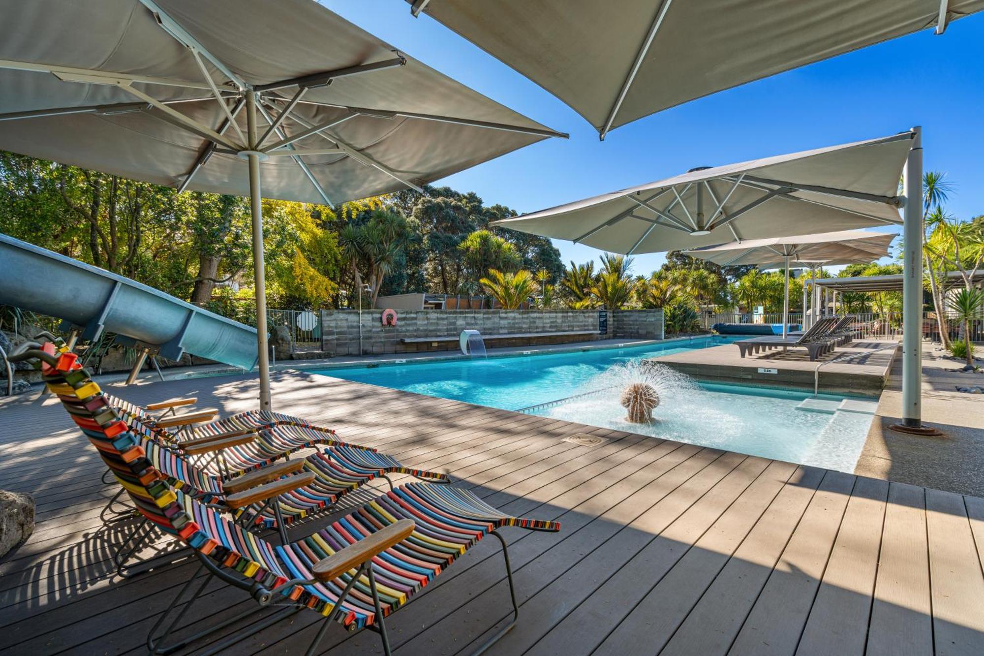 Tasman Holiday Parks - Waihi Beach Экстерьер фото The pool at the resort