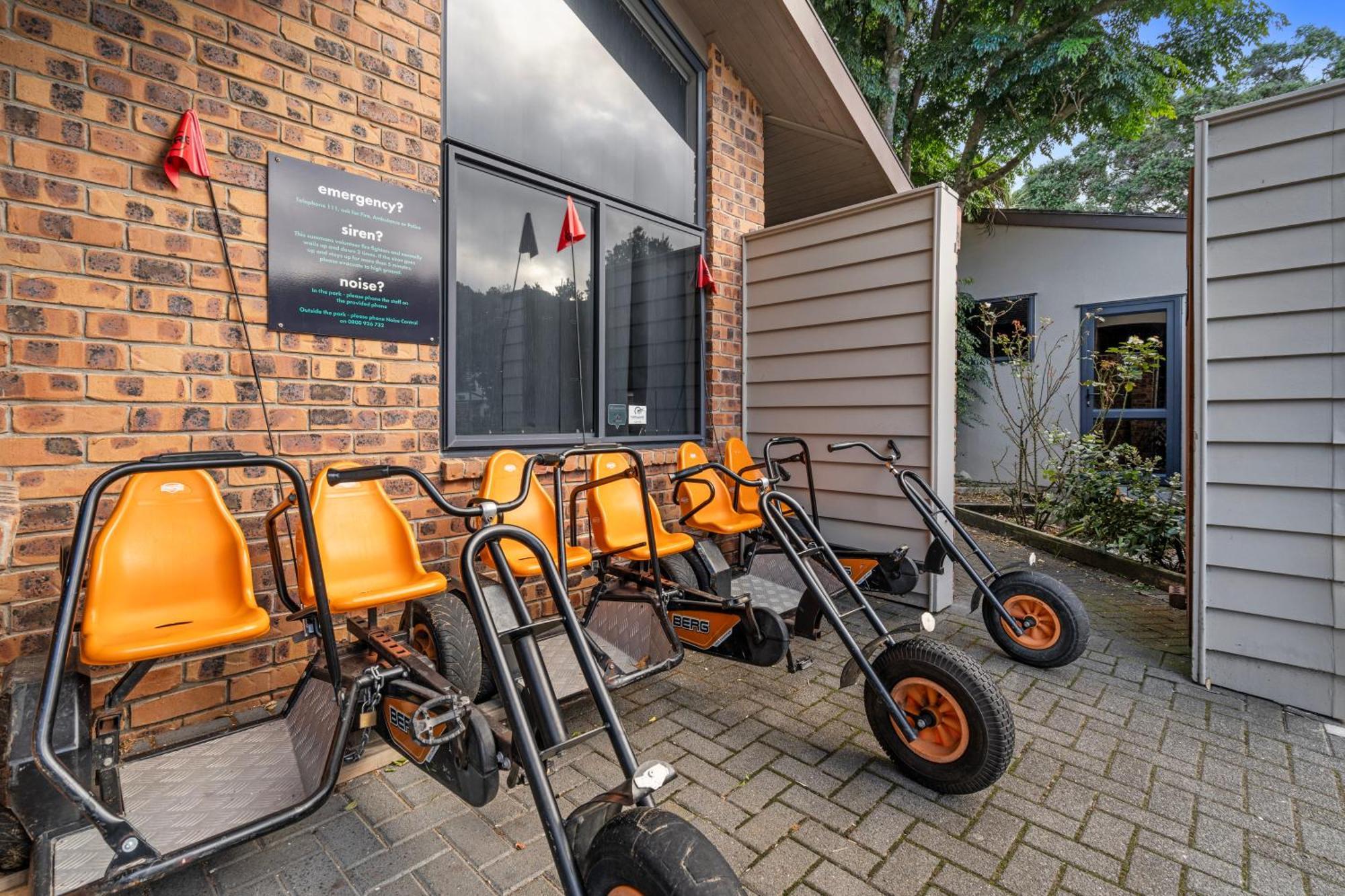 Tasman Holiday Parks - Waihi Beach Экстерьер фото The bike share at the visitor centre
