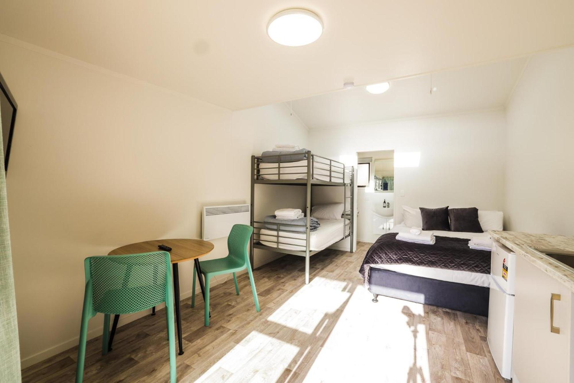 Tasman Holiday Parks - Waihi Beach Экстерьер фото A typical studio apartment